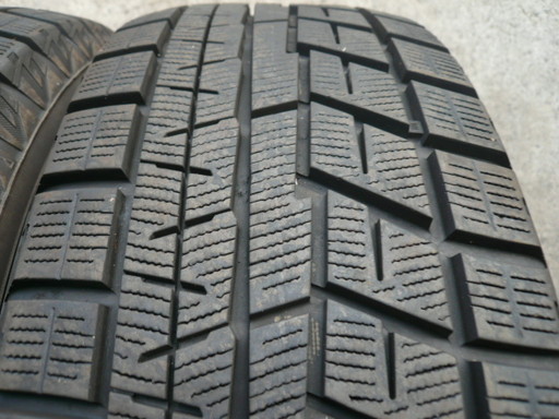 中古スタッドレスタイヤ215/60R16 95Q