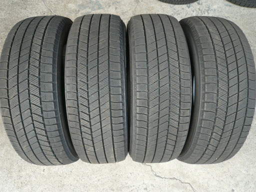 中古スタッドレスタイヤ215/60R17 96Q