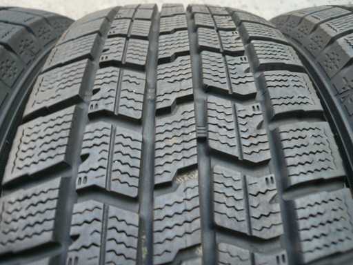 中古スタッドレスタイヤ185/65R15 88Q