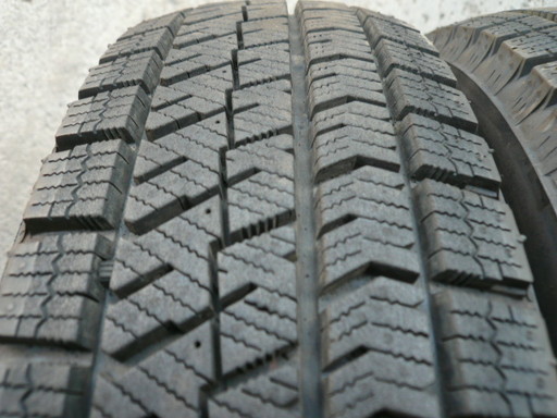 中古スタッドレスタイヤ155/65R14 75Q