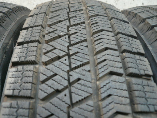 中古スタッドレスタイヤ155/65R14 75Q