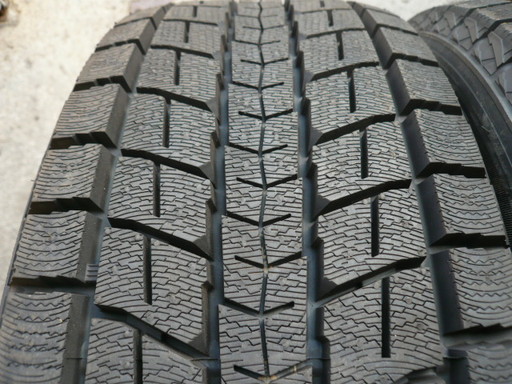 中古スタッドレスタイヤ225/55R18 98Q