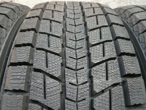 中古スタッドレスタイヤ225/55R18 98Q