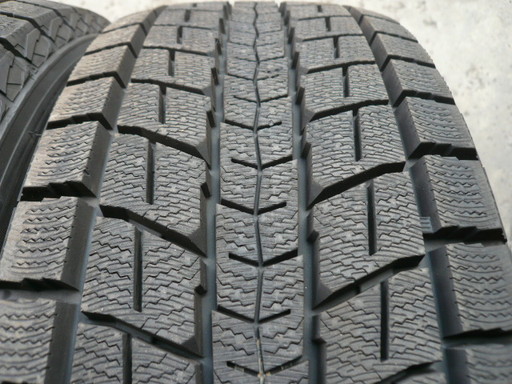 中古スタッドレスタイヤ225/55R18 98Q