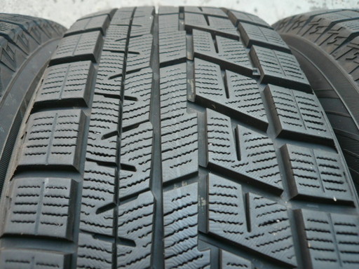 中古スタッドレスタイヤ205/60R16 92Q