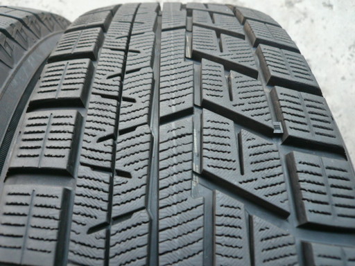 中古スタッドレスタイヤ205/60R16 92Q