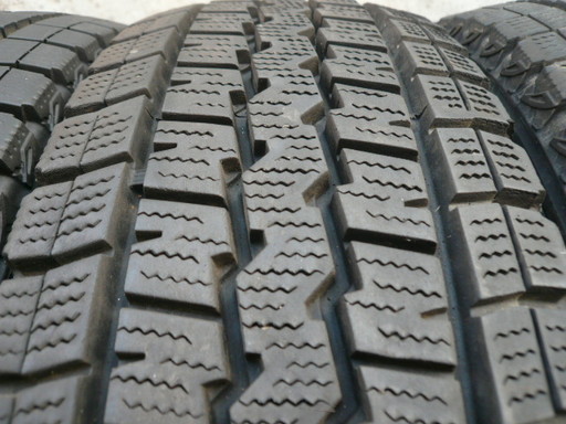 中古スタッドレスタイヤ195/80R15 107/105L