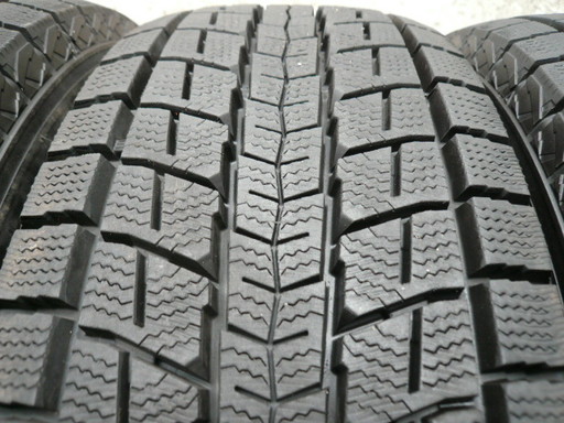 中古スタッドレスタイヤ215/70R16 100Q