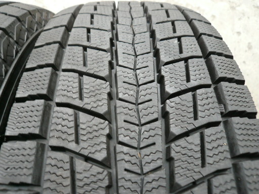 中古スタッドレスタイヤ215/70R16 100Q