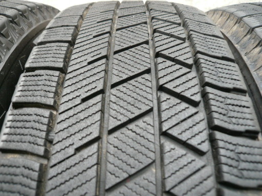 中古スタッドレスタイヤ175/65R15 84Q