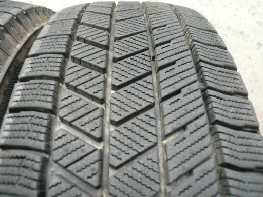 中古スタッドレスタイヤ175/65R15 84Q