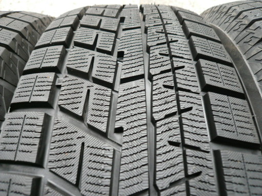 中古スタッドレスタイヤ215/65R16 98Q