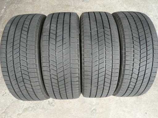 中古スタッドレスタイヤ205/50R17 93Q