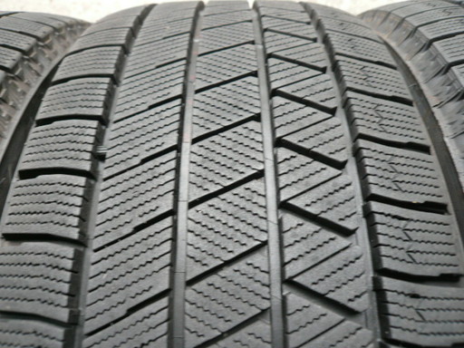 中古スタッドレスタイヤ205/50R17 93Q