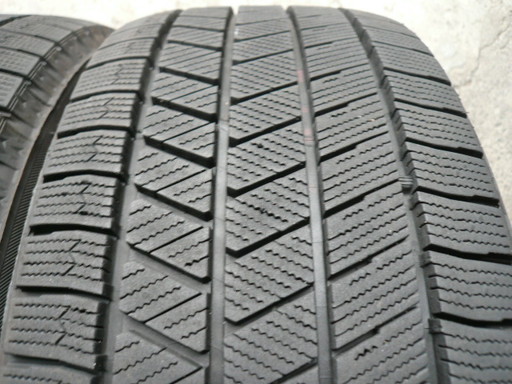 中古スタッドレスタイヤ205/50R17 93Q