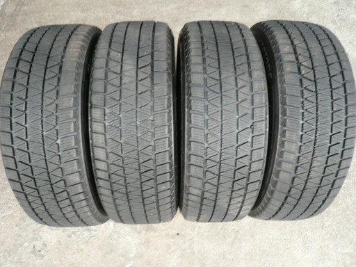 中古スタッドレスタイヤ225/60R17 99Q