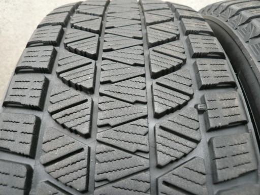 中古スタッドレスタイヤ225/60R17 99Q