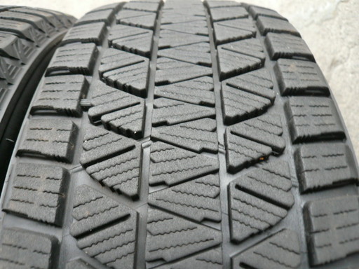 中古スタッドレスタイヤ225/60R17 99Q