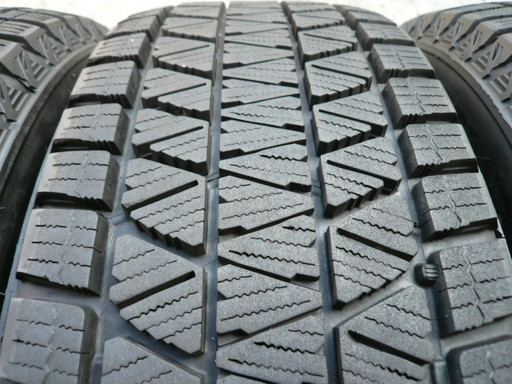 中古スタッドレスタイヤ225/65R17 102Q