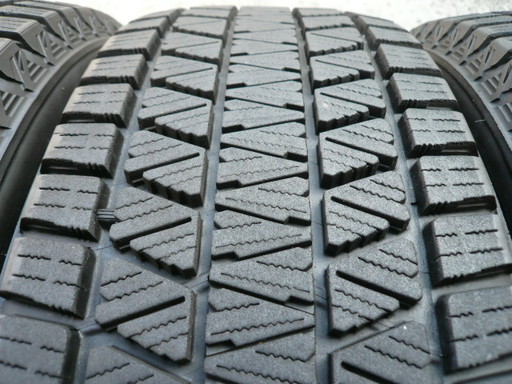 中古スタッドレスタイヤ225/65R17 102Q