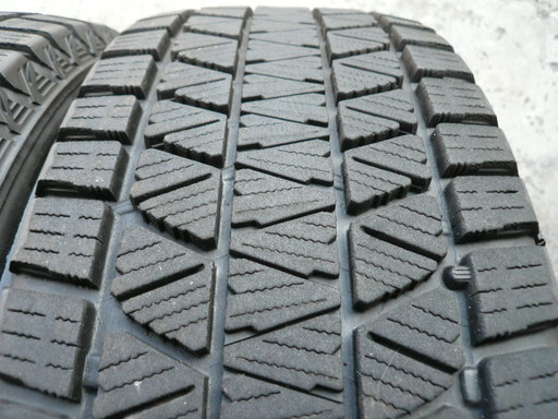 中古スタッドレスタイヤ225/65R17 102Q