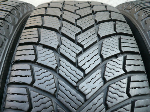 中古スタッドレスタイヤ225/55R17 101H