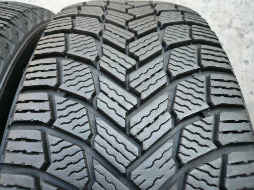 中古スタッドレスタイヤ225/55R17 101H