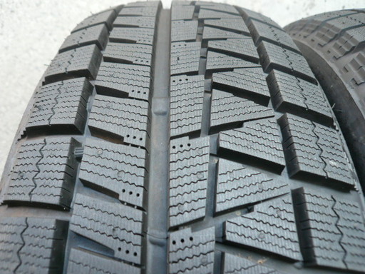 中古スタッドレスタイヤ205/60R16 92Q