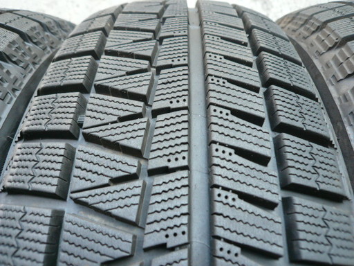中古スタッドレスタイヤ205/60R16 92Q