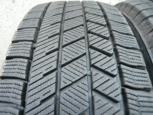 中古スタッドレスタイヤ175/65R15 84Q