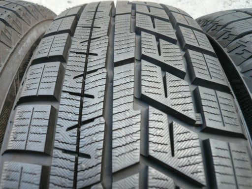 中古スタッドレスタイヤ175/65R14 82Q