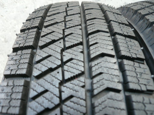 中古スタッドレスタイヤ155/65R14 75Q