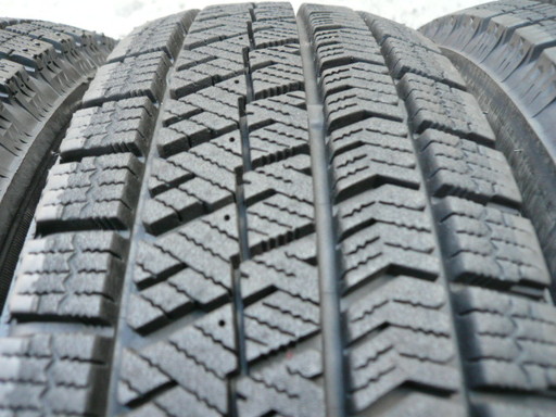 中古スタッドレスタイヤ155/65R14 75Q