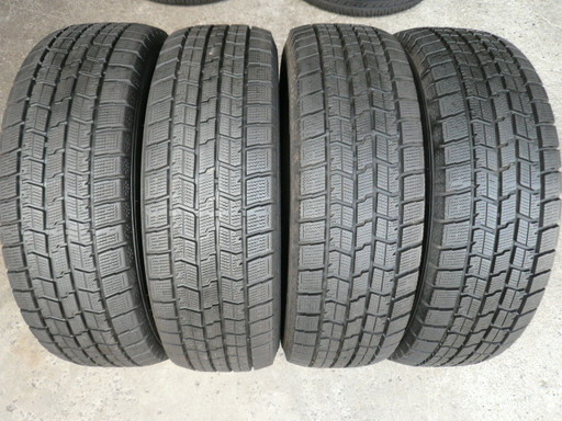 中古スタッドレスタイヤ205/65R16 95Q