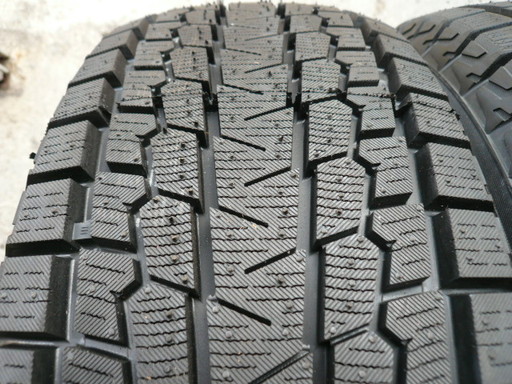 中古スタッドレスタイヤ225/60R17 99Q
