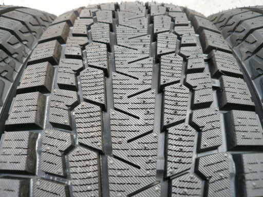 中古スタッドレスタイヤ225/60R17 99Q