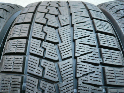 中古スタッドレスタイヤ225/45R18 95Q