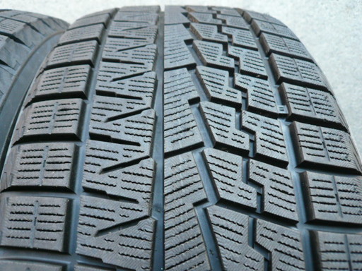中古スタッドレスタイヤ225/45R18 95Q