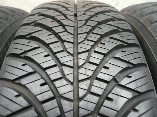 中古タイヤ175/65R14 82T