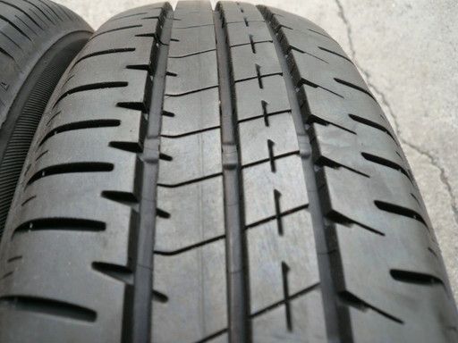 中古タイヤ165/60R15 77H