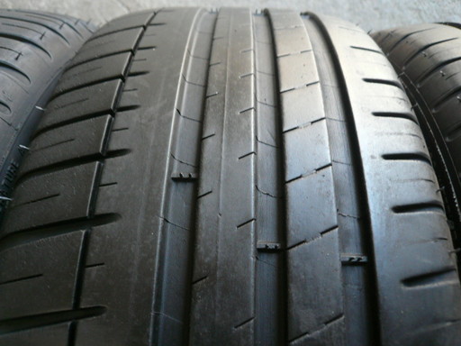 中古タイヤ205/45R16 87W