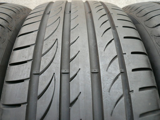 中古タイヤ215/60R16 99V
