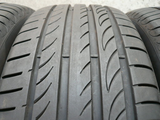 中古タイヤ215/60R16 99V