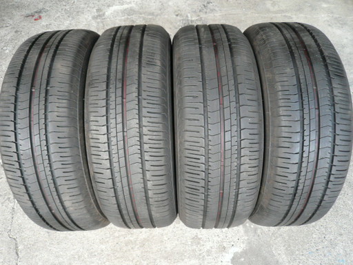 中古タイヤ215/60R16 95H