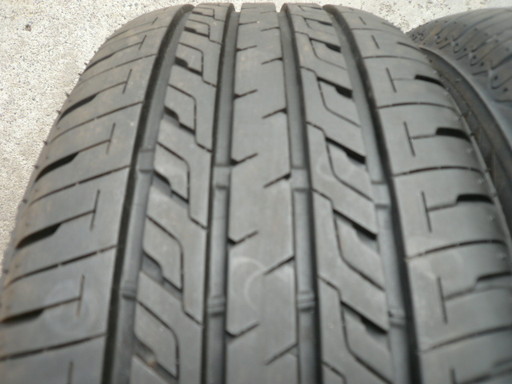 中古タイヤ215/55R16 93W