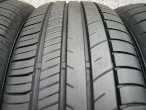 中古タイヤ215/60R16 95H