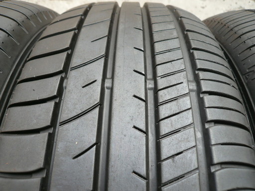 中古タイヤ215/60R16 95H