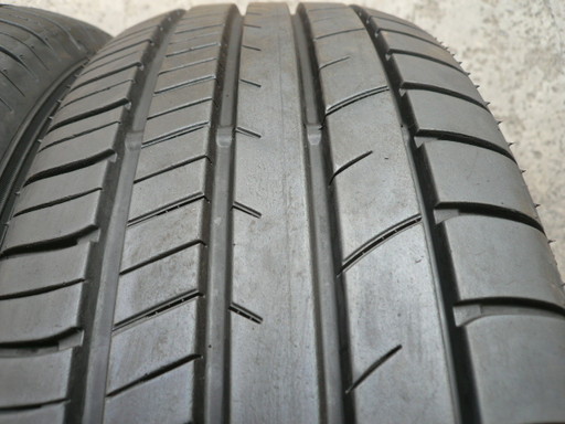 中古タイヤ215/60R16 95H