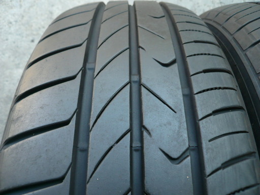 中古タイヤ215/60R17 96H