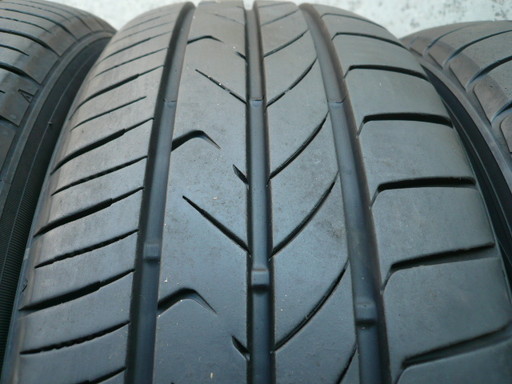 中古タイヤ215/60R17 96H